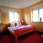 Marleen's Bar Und 3*