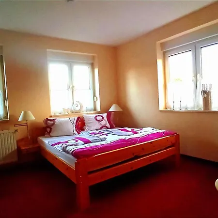 Marleen's Bar Und Nocleg ze śniadaniem 3*