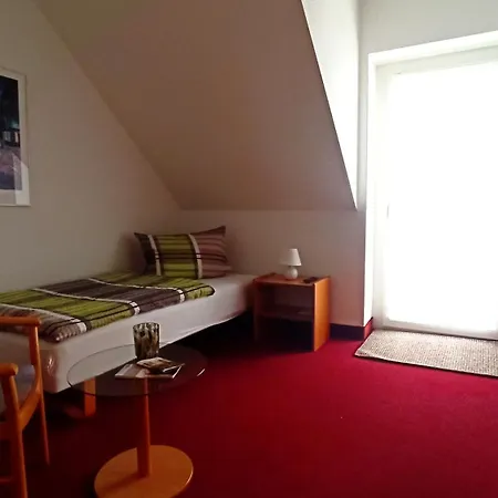 Marleen's Bar Und Nocleg ze śniadaniem Zehdenick