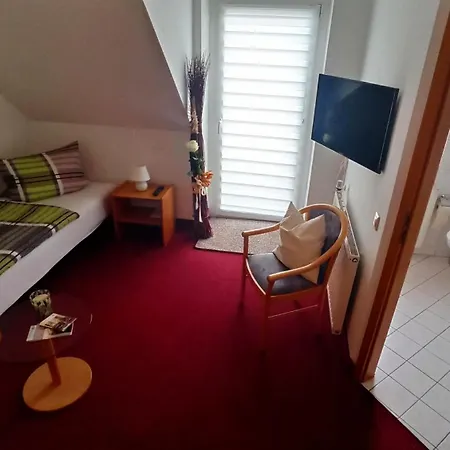 Alojamento de Acomodação e Pequeno-almoço Marleen's Bar Und Zehdenick