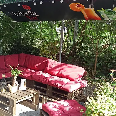 Marleen's Bar Und Nocleg ze śniadaniem Zehdenick