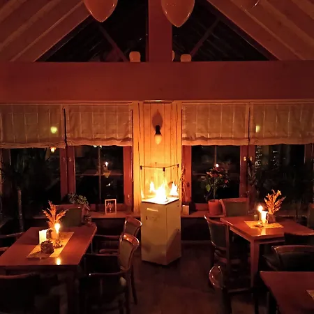 Alojamento de Acomodação e Pequeno-almoço Marleen's Bar Und 3*