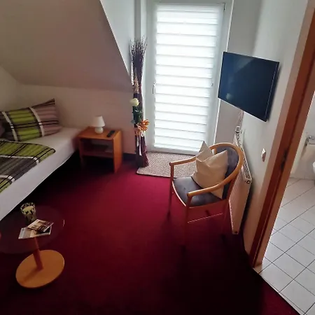 Marleen's Bar Und Alojamento de Acomodação e Pequeno-almoço 3*