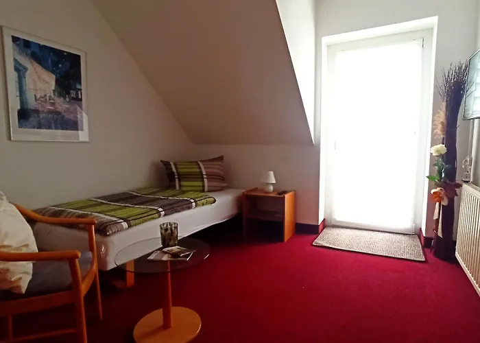 Marleen's Bar Und Bed and breakfast Zehdenick