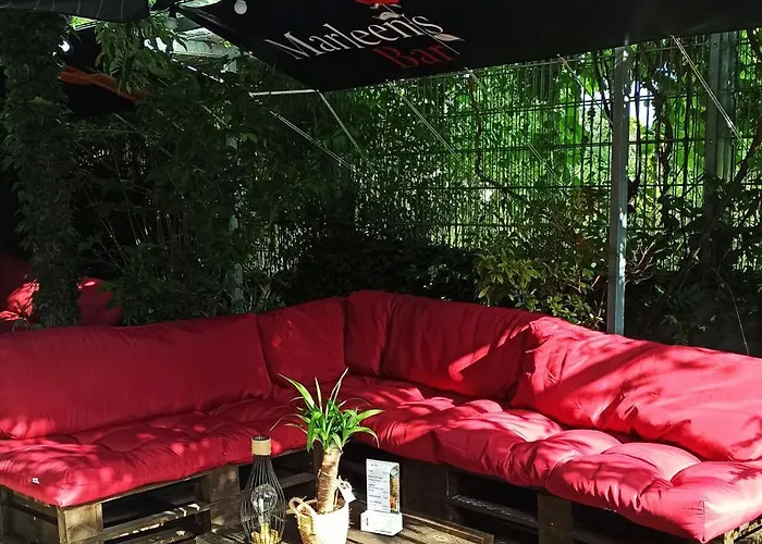 Marleen's Bar Und לינה וארוחת בוקר 3*