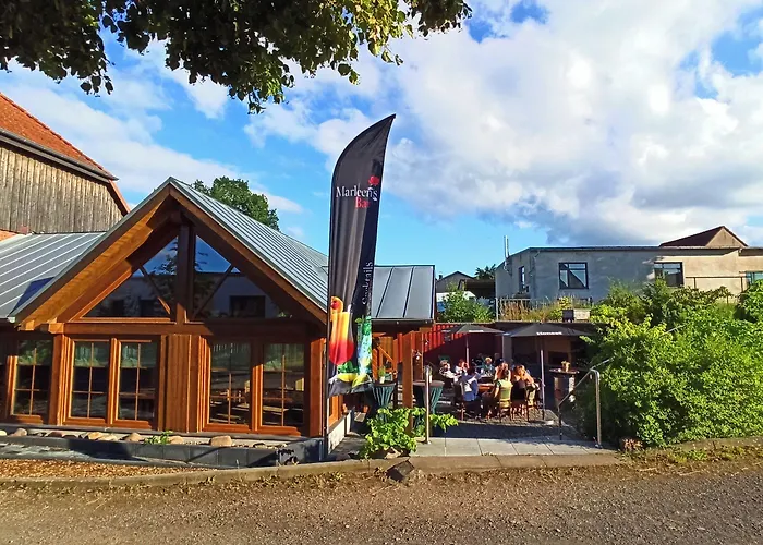 Marleen's Bar Und Bed and breakfast Zehdenick
