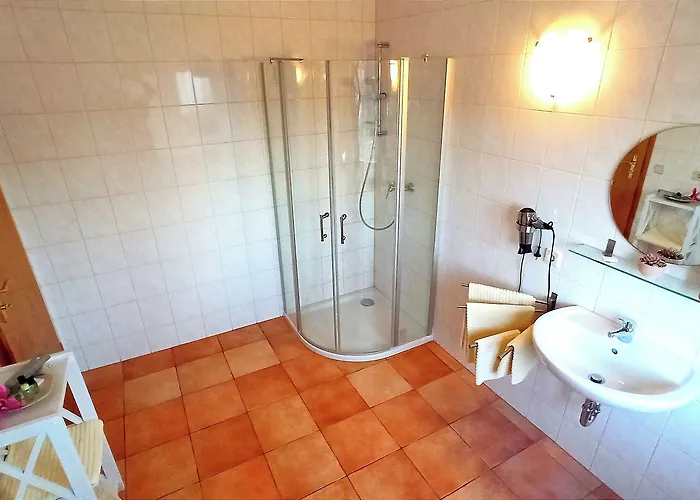 Marleen's Bar Und 3* צדניק