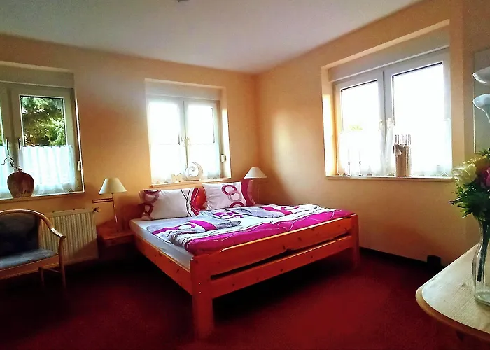 Marleen's Bar Und 3*